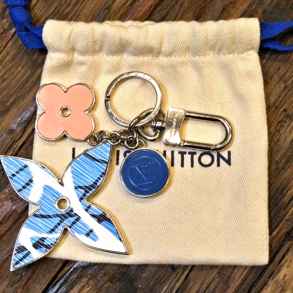 #48 Louis Vuitton Epi Aqua Flower Charm - Picture 8 of 10